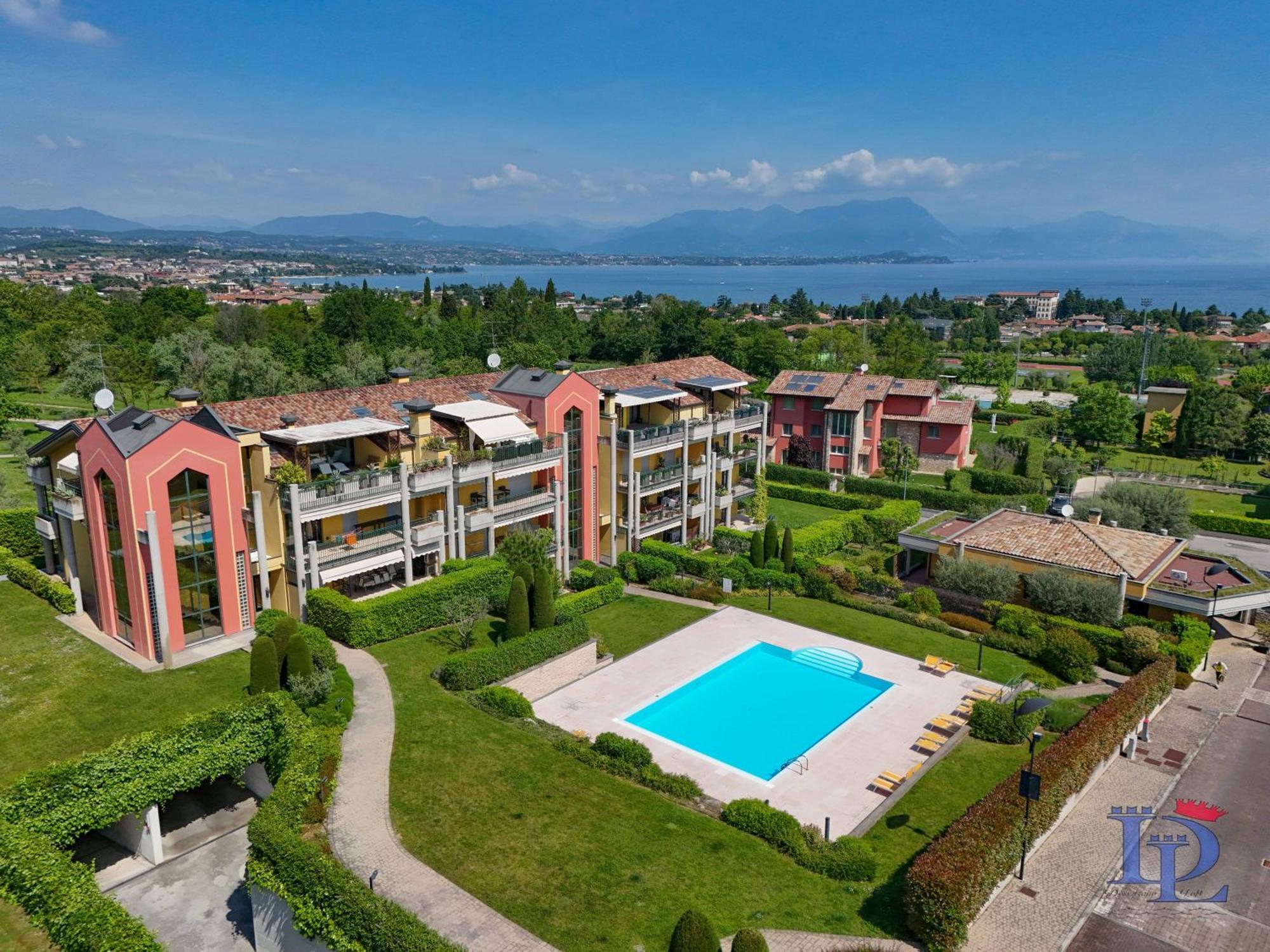 Desenzanoloft Official Partner Marriott Homes & Villas - Paradise Lake View In A 5 Pools Exclusive Residence Десенцано дел Гарда Екстериор снимка